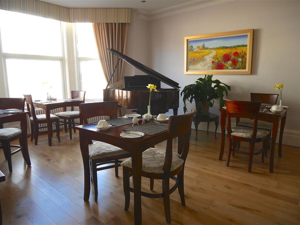 The Redstone Guesthouse ブラックプール エクステリア 写真
