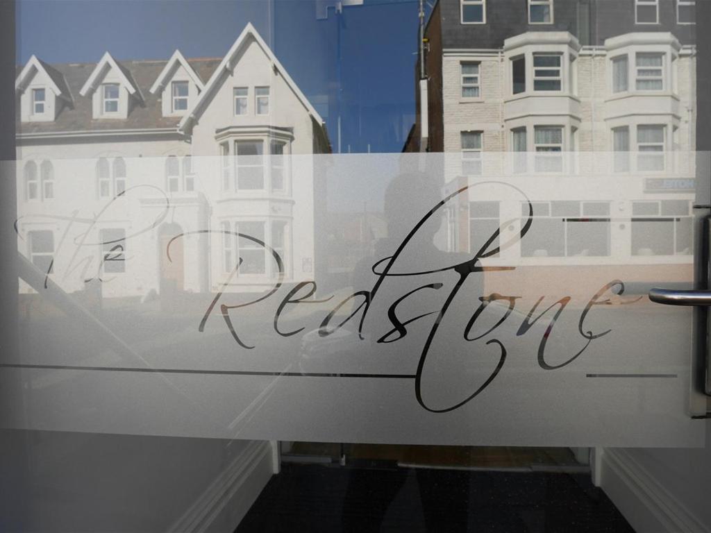 The Redstone Guesthouse ブラックプール エクステリア 写真